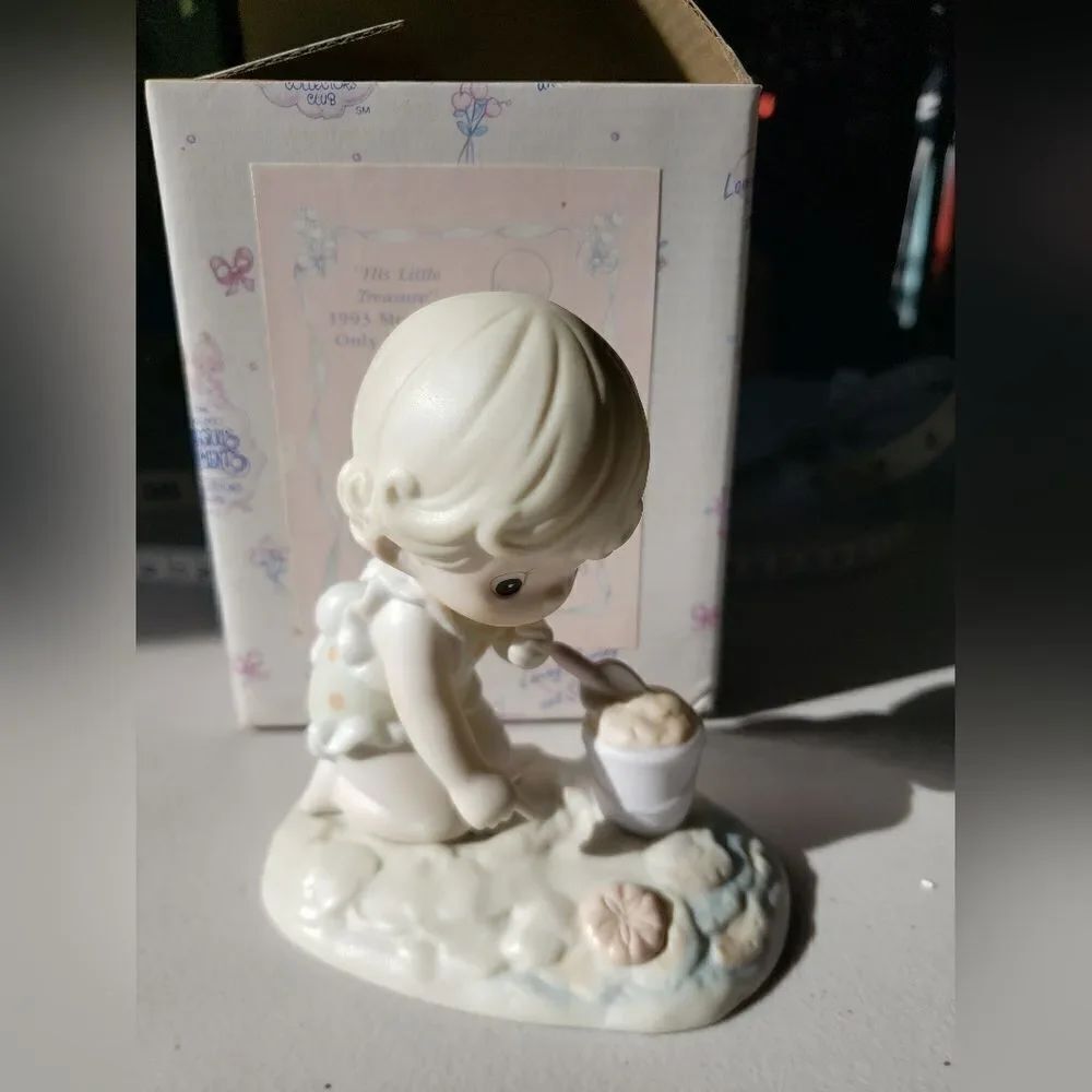 Precious Moments "His Little Treasure" 1993